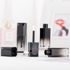 বুরুশ সহ স্কোয়ার লিপস্টিক টিউব